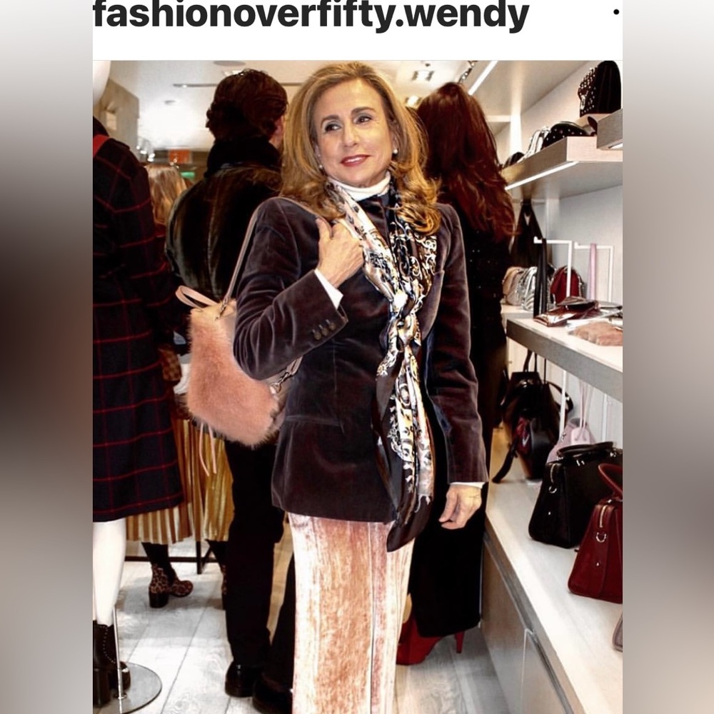 ALICE AND OLIVIA Silky velvet evening slacks. Size 4